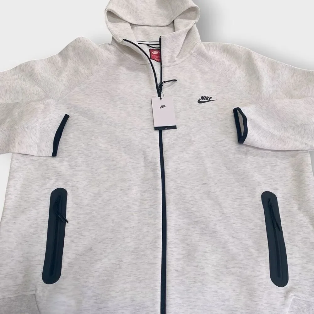 Nike sportswear tech